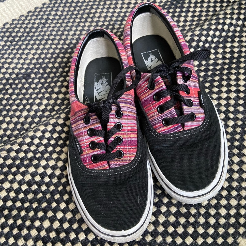 Aztec pink Vans